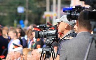 Амерички новинари све чешће мете увреда, беса и насиља Амерички новинари све чешће мете увреда, беса и насиља